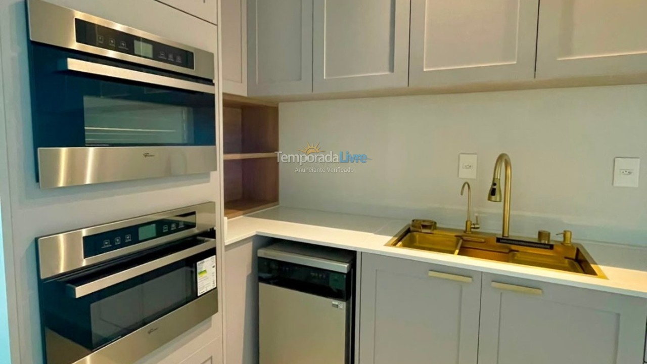 Apartamento para aluguel de temporada em Bombinhas (Praia de Bombas)