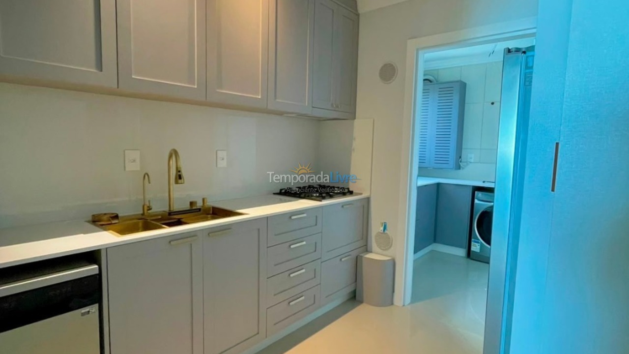 Apartamento para aluguel de temporada em Bombinhas (Praia de Bombas)