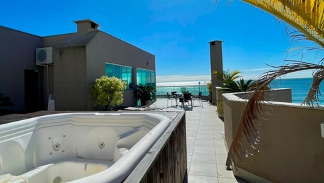 COBERTURA DÚPLEX BEIRA MAR