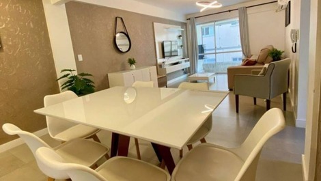 HERMOSO APARTAMENTO QUADRA MAR, EN EL CENTRO