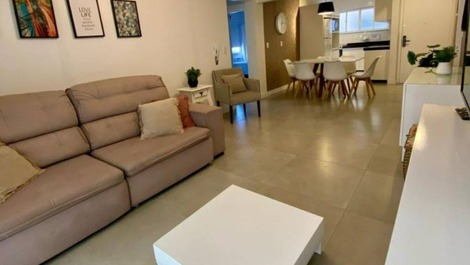 HERMOSO APARTAMENTO QUADRA MAR, EN EL CENTRO