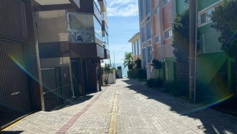 HERMOSO APARTAMENTO QUADRA MAR, EN EL CENTRO