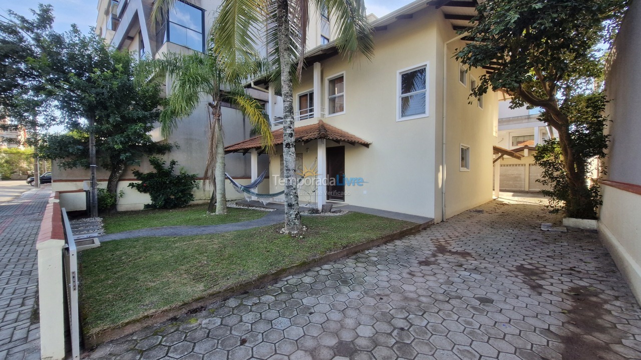House for vacation rental in Bombinhas (Mariscal)