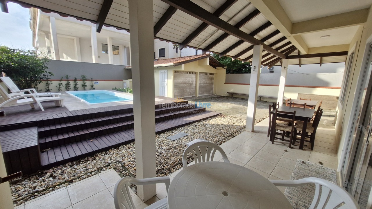 House for vacation rental in Bombinhas (Mariscal)