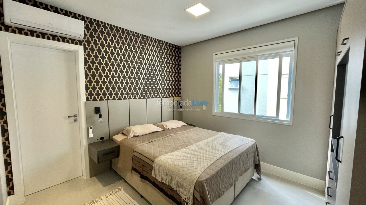 Apartamento para alquiler de vacaciones em Governador Celso Ramos (Praia de Palmas)