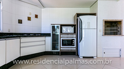 Cozinha integrada com estar e jantar