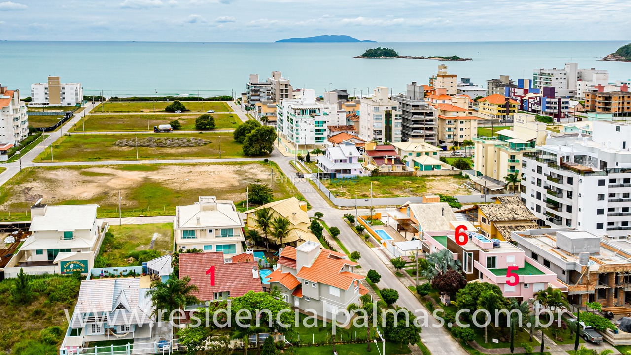 Casa para aluguel de temporada em Governador Celso Ramos (Praia de Palmas)