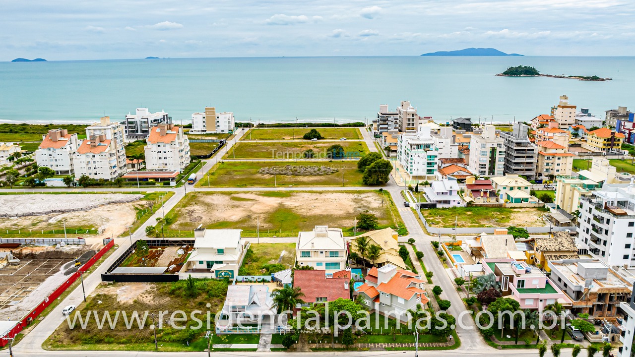 Casa para aluguel de temporada em Governador Celso Ramos (Praia de Palmas)
