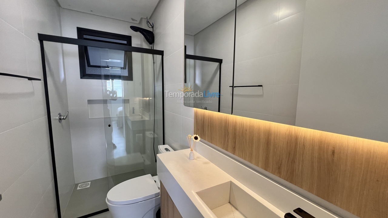 Apartamento para alquiler de vacaciones em Governador Celso Ramos (Praia de Palmas)