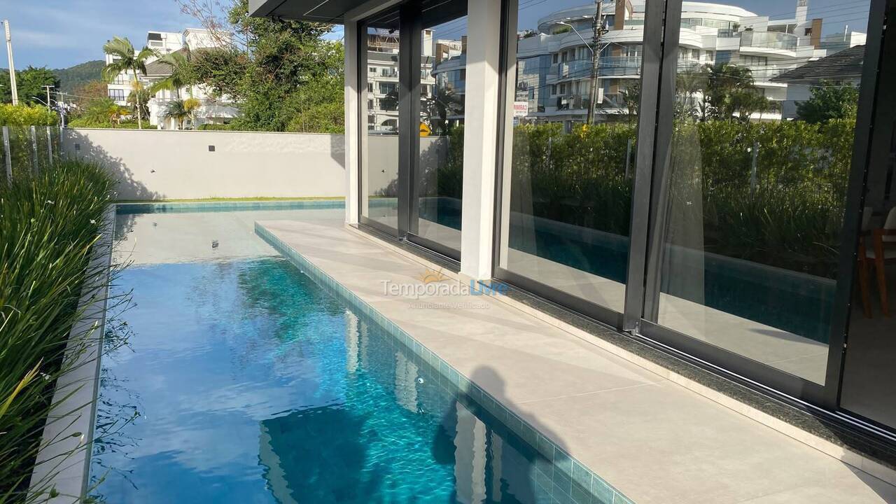 Casa para alquiler de vacaciones em Florianopolis (Jurerê Internacional)