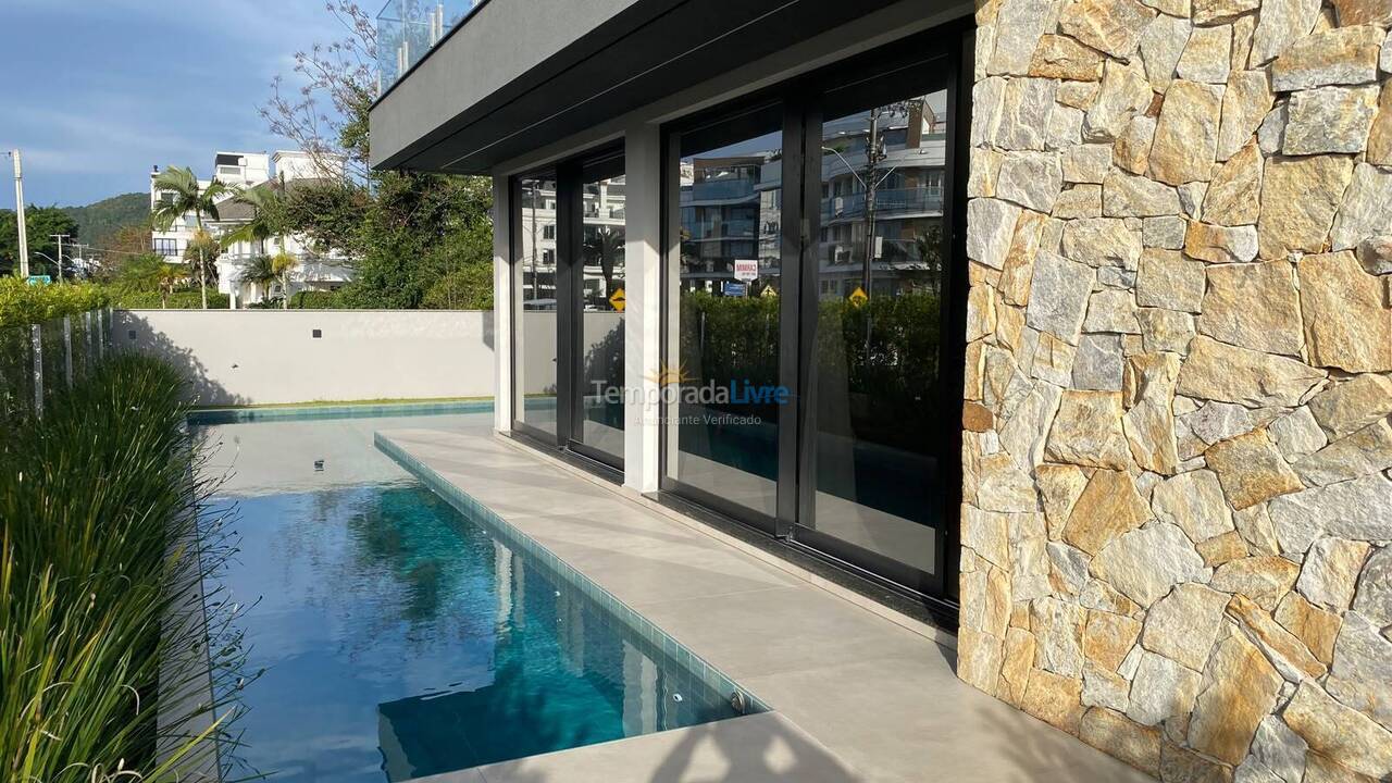 Casa para alquiler de vacaciones em Florianopolis (Jurerê Internacional)