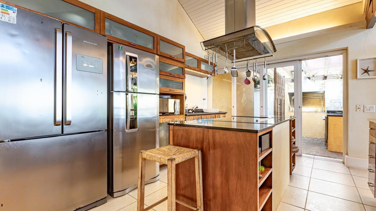 House for vacation rental in São Sebastião (Praia da Baleia)