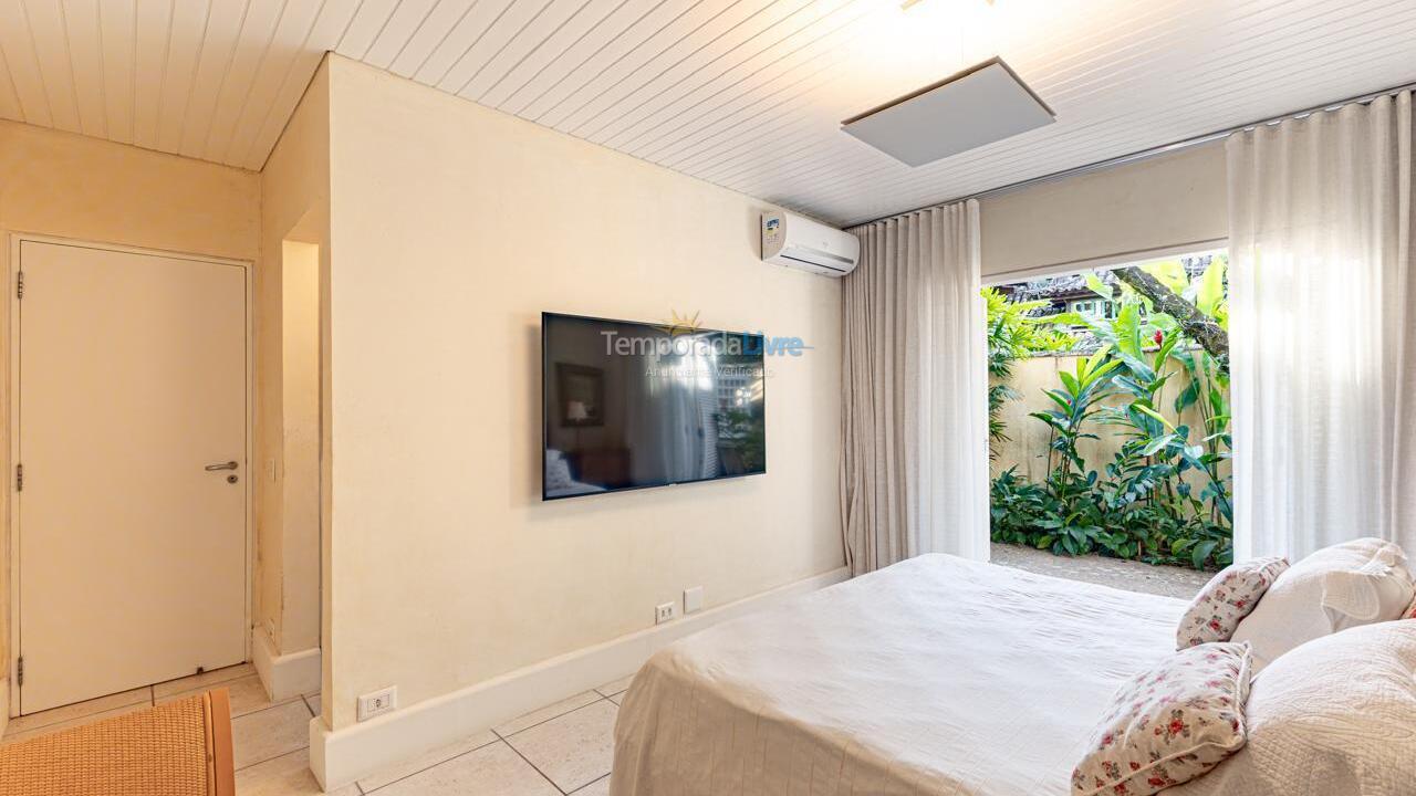 House for vacation rental in São Sebastião (Praia da Baleia)