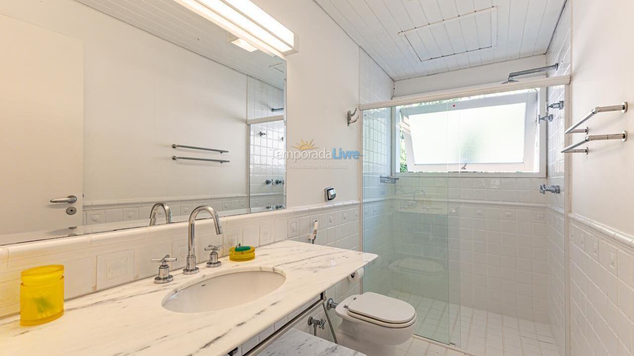 House for vacation rental in São Sebastião (Praia da Baleia)