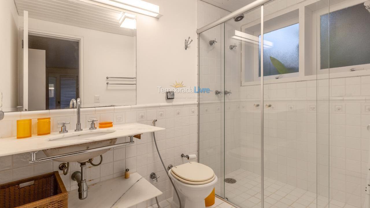 House for vacation rental in São Sebastião (Praia da Baleia)