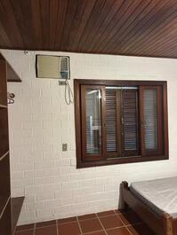 House in Juquei, excellent location 70 meters from the beach.