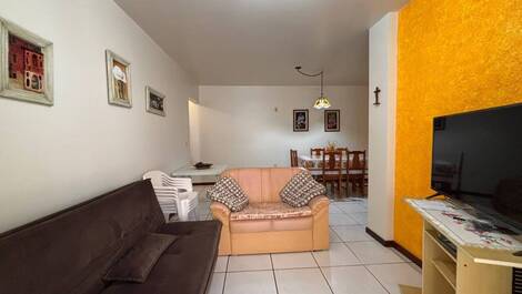 The apartment sleeps 8 people.