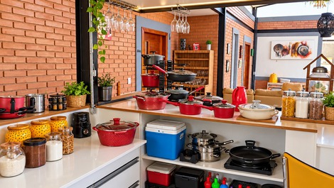 CASA DA COLINA – Chácara 18 pessoas, piscina 50m2 + área gourmet -