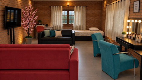 CASA DA COLINA – Chácara 18 pessoas, piscina 50m2 + área gourmet -