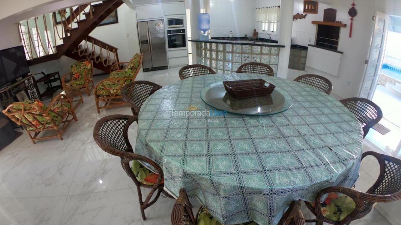 Casa para aluguel de temporada em Governador Celso Ramos (Praia de Palmas)