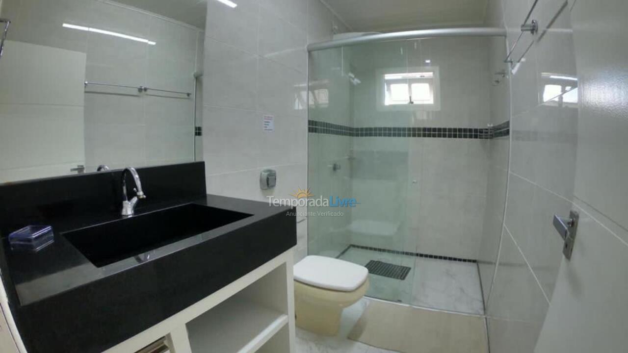 Casa para aluguel de temporada em Governador Celso Ramos (Praia de Palmas)