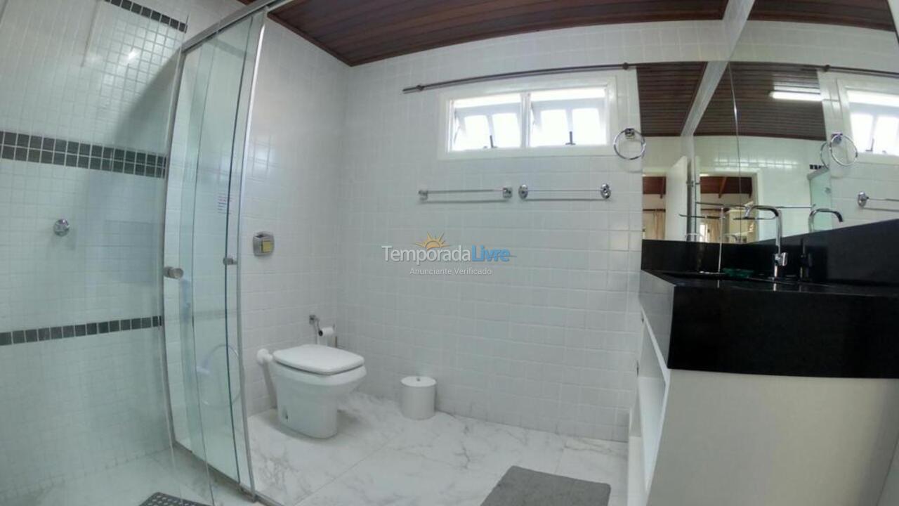 Casa para aluguel de temporada em Governador Celso Ramos (Praia de Palmas)