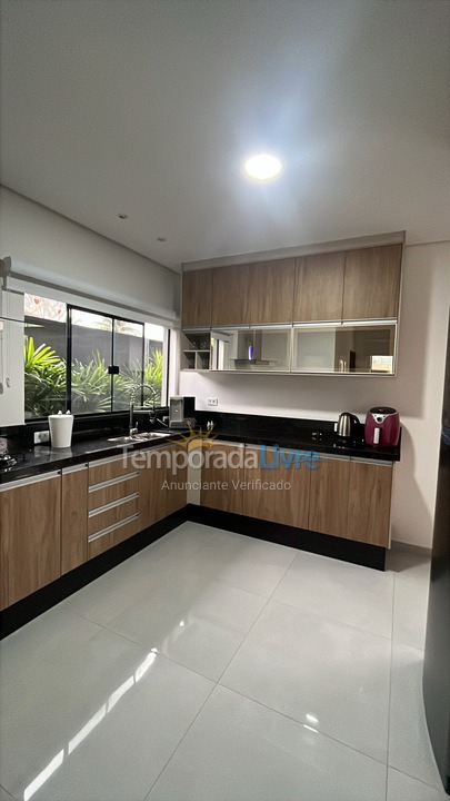 Casa para aluguel de temporada em Bertioga (Condominio Morada da Praia)