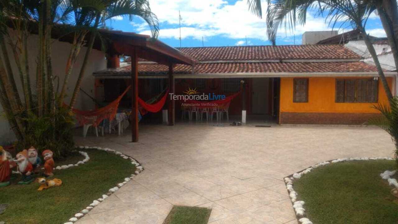 Casa para aluguel de temporada em Caraguatatuba (Martin de Sá)