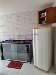 Very well-furnished apartment close to the beach.