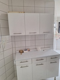 Very well-furnished apartment close to the beach.
