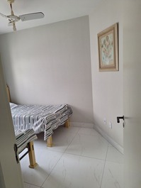 Very well-furnished apartment close to the beach.