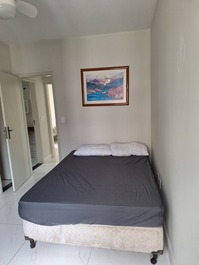 Very well-furnished apartment close to the beach.