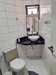 Very well-furnished apartment close to the beach.