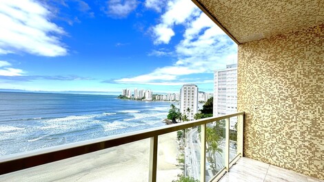Apartment with direct oceanfront view on Pitangueiras Beach - Sleeps 6