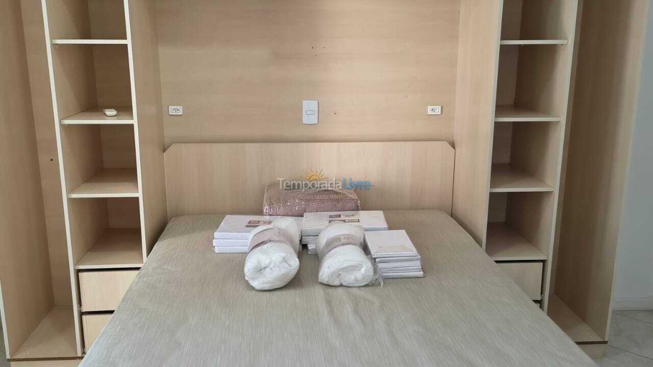 Apartamento para aluguel de temporada em Itapema (Meia Praia)