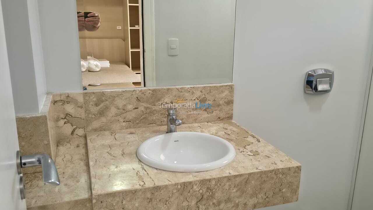 Apartamento para aluguel de temporada em Itapema (Meia Praia)