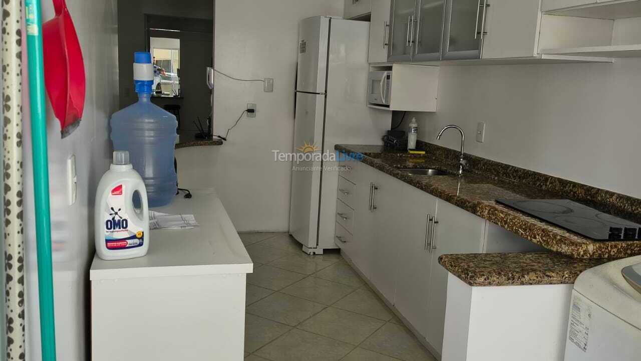 Apartamento para aluguel de temporada em Itapema (Meia Praia)