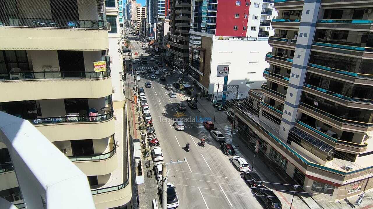 Apartamento para aluguel de temporada em Itapema (Meia Praia)
