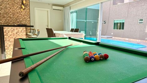 Casa Espaçosa c/ Piscina e Sinuca em Bombas