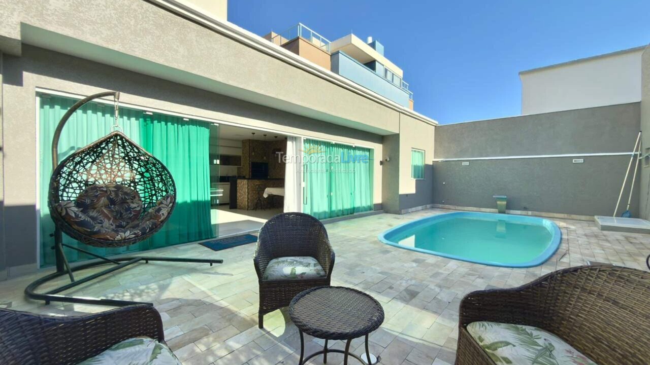 Casa para aluguel de temporada em Bombinhas (Praia de Bombas)