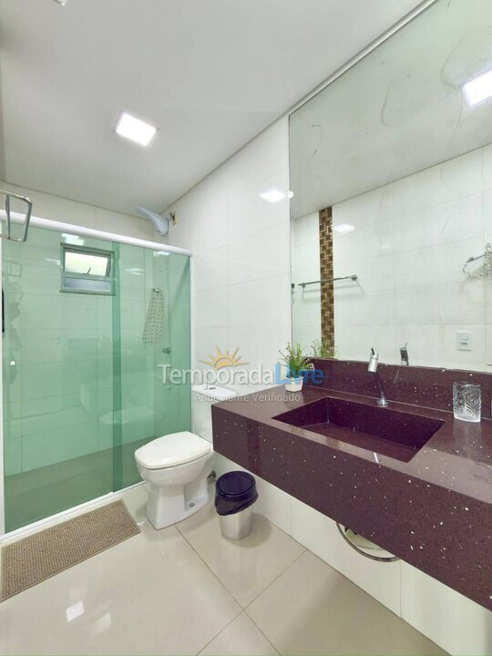Casa para aluguel de temporada em Bombinhas (Praia de Bombas)
