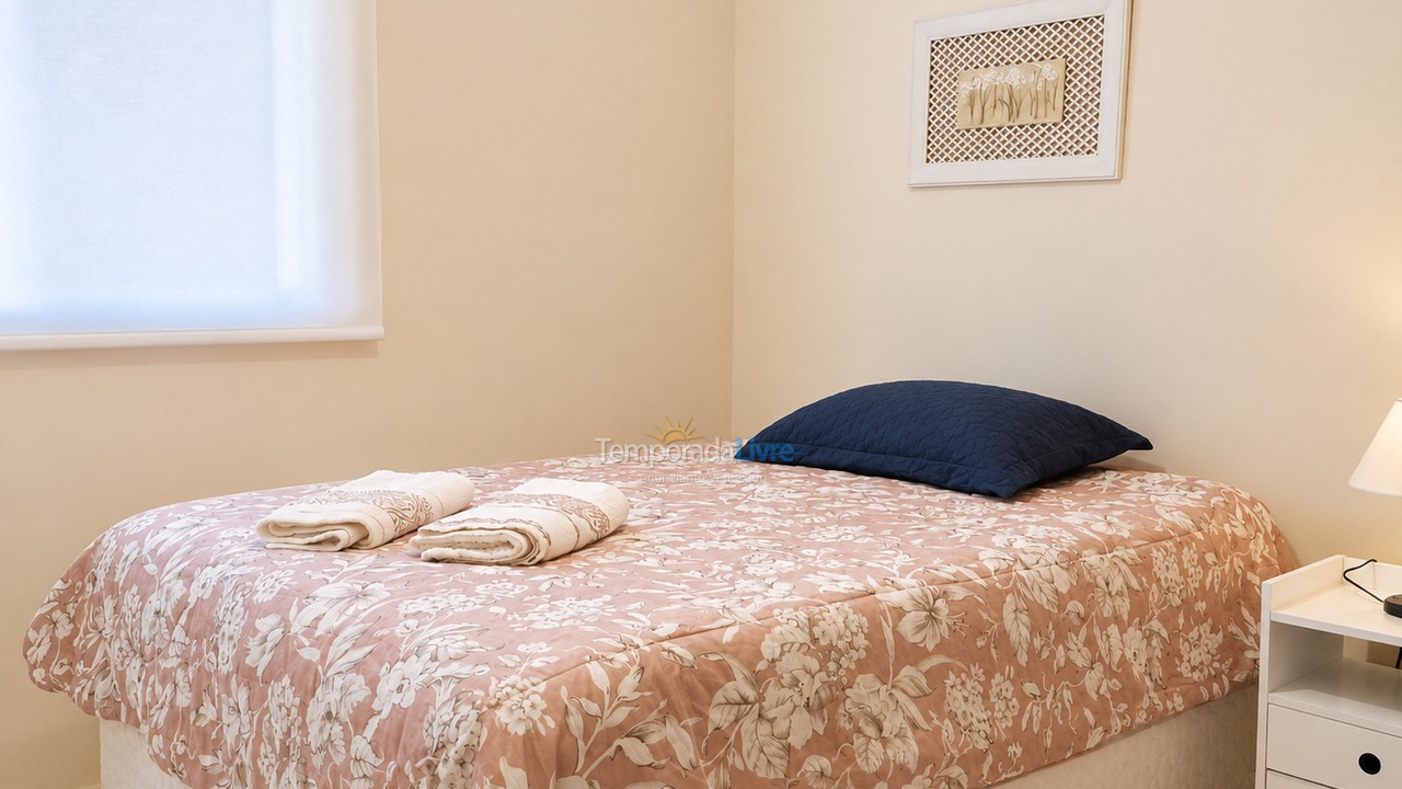 Apartamento para aluguel de temporada em Guarujá (Praia do Tombo)