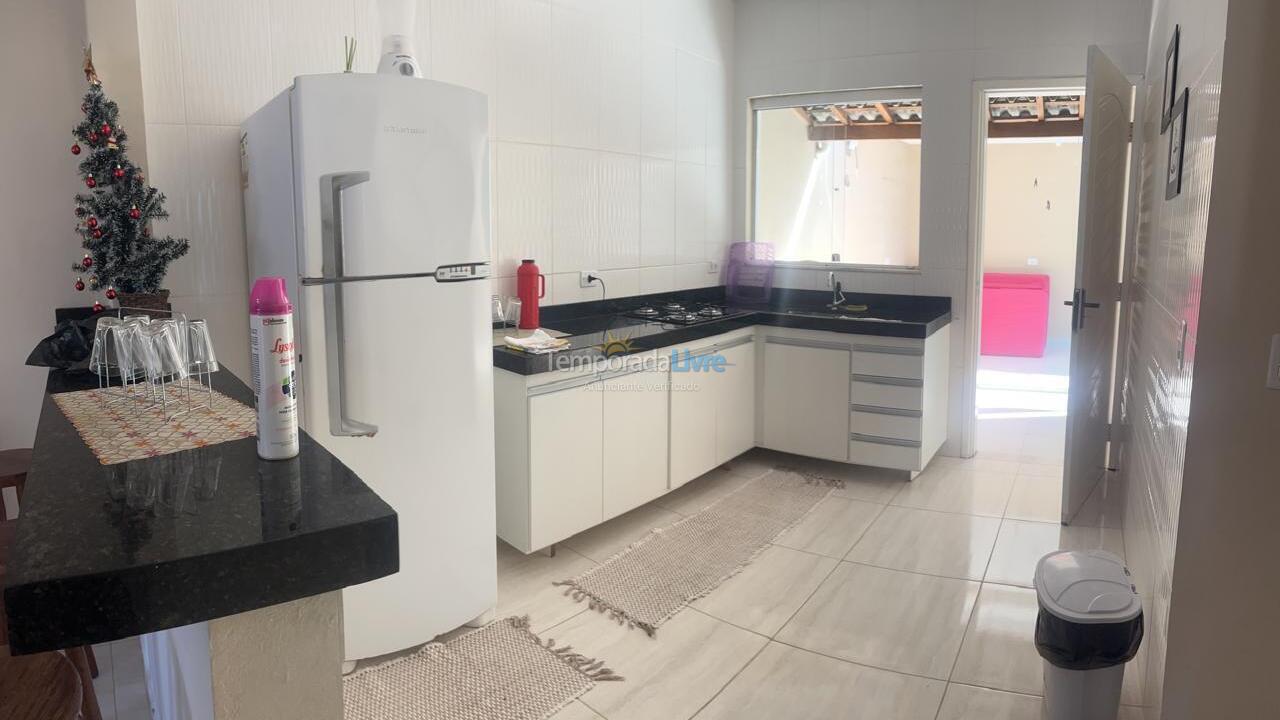 Casa para aluguel de temporada em Ubatuba (Maranduba)