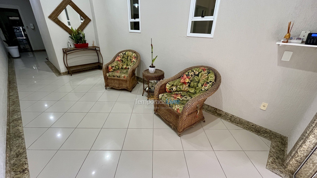 Apartamento para aluguel de temporada em Itapema (Meia Praia)