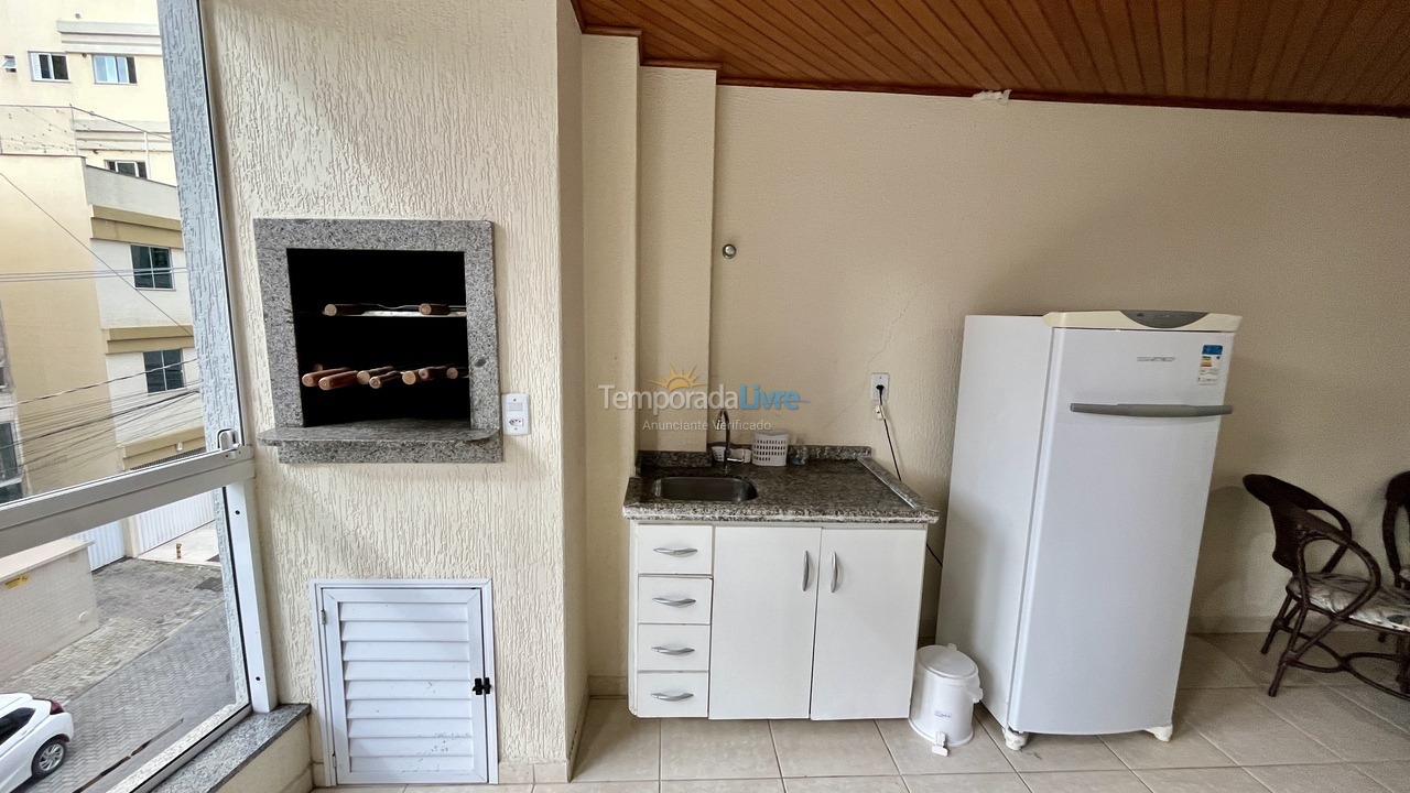 Apartamento para aluguel de temporada em Itapema (Meia Praia)