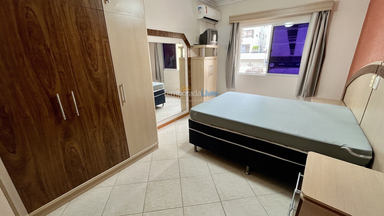 Apartamento para aluguel de temporada em Itapema (Meia Praia)