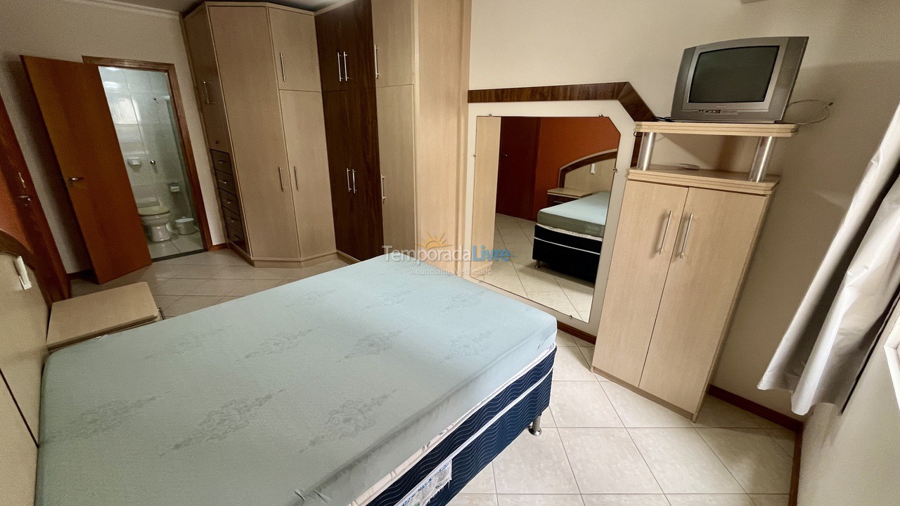 Apartamento para aluguel de temporada em Itapema (Meia Praia)