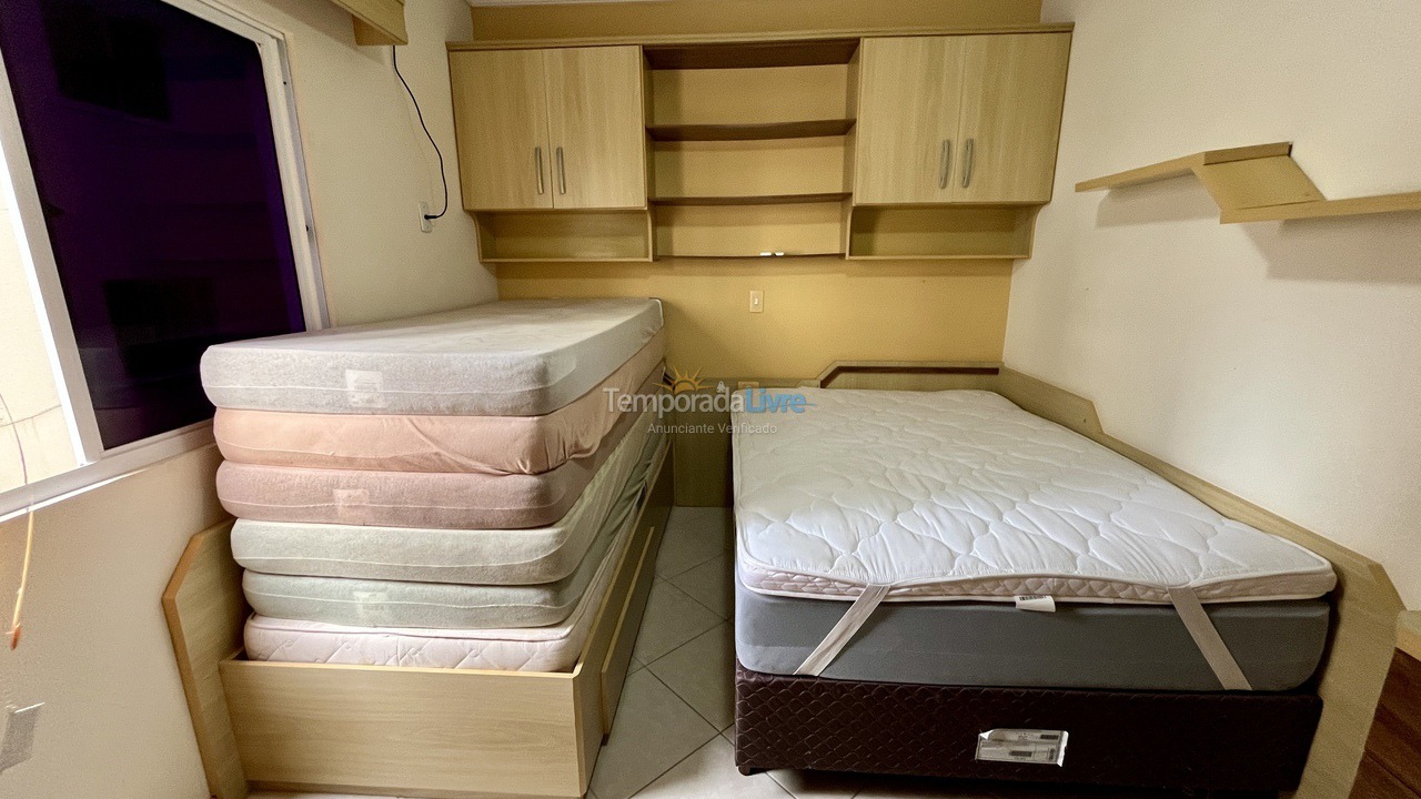 Apartamento para aluguel de temporada em Itapema (Meia Praia)
