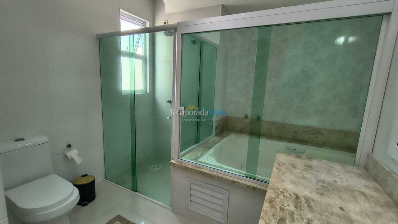 Apartamento para aluguel de temporada em Itapema (Meia Praia)