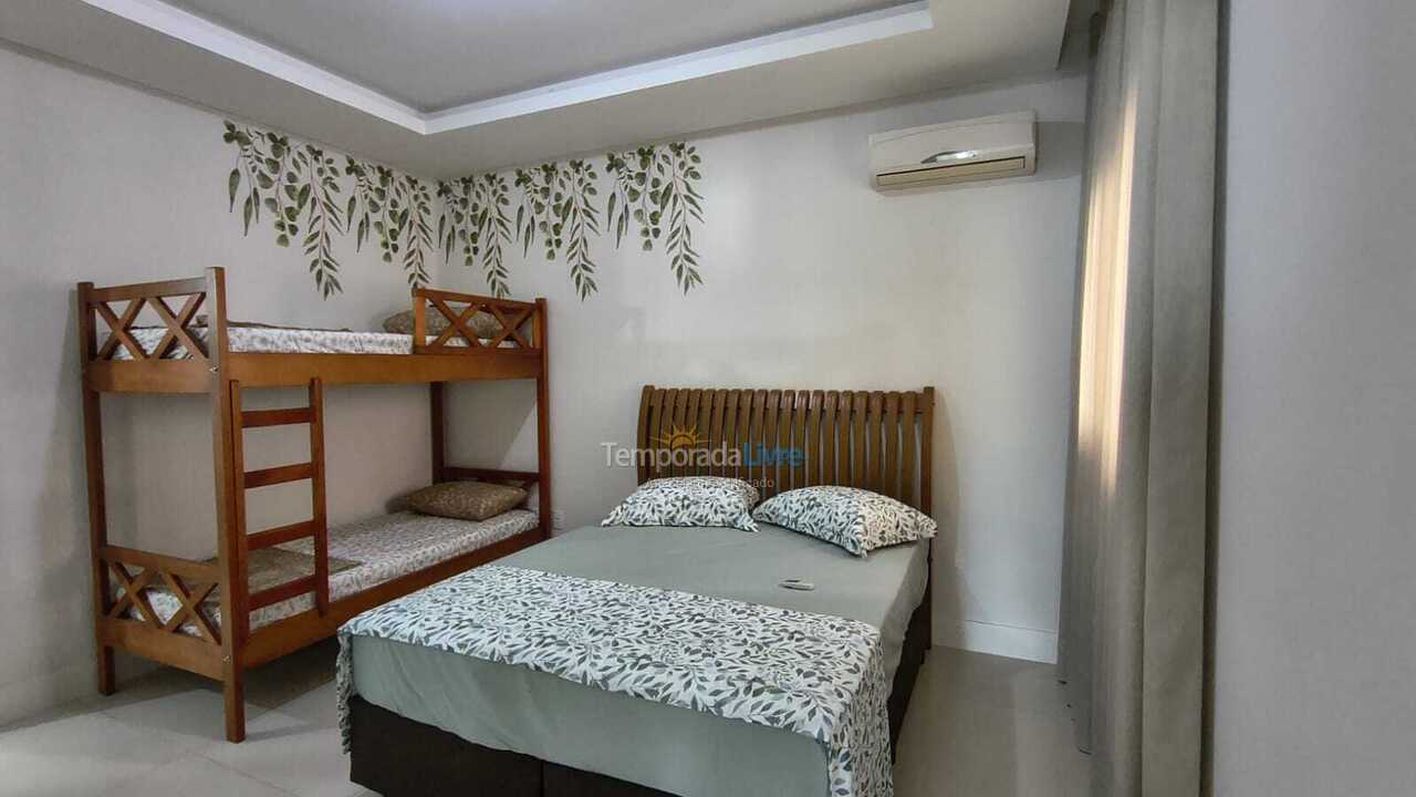Apartamento para aluguel de temporada em Itapema (Meia Praia)